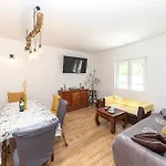 Lovely In * Ramljane