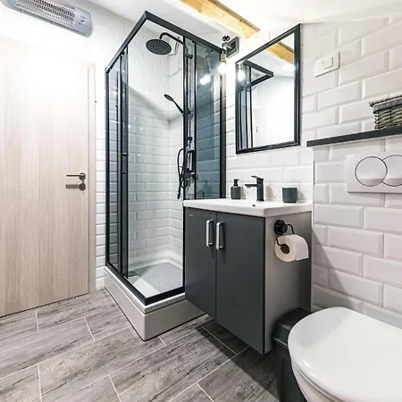 Stunning In With Kitchen * Ramljane